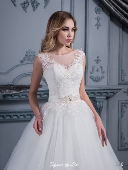 https://www.sposa-lia.com/images/stories/virtuemart/product/180       (2).jpg